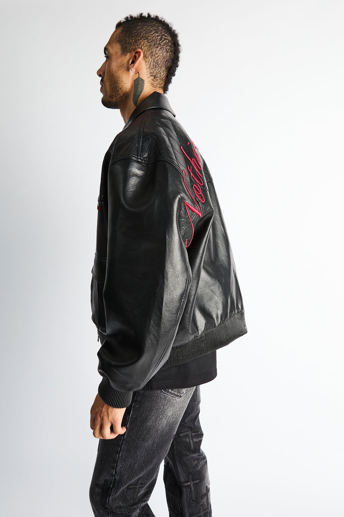 MCVUK1424-W2383BLACK_003_2048x2048.jpg