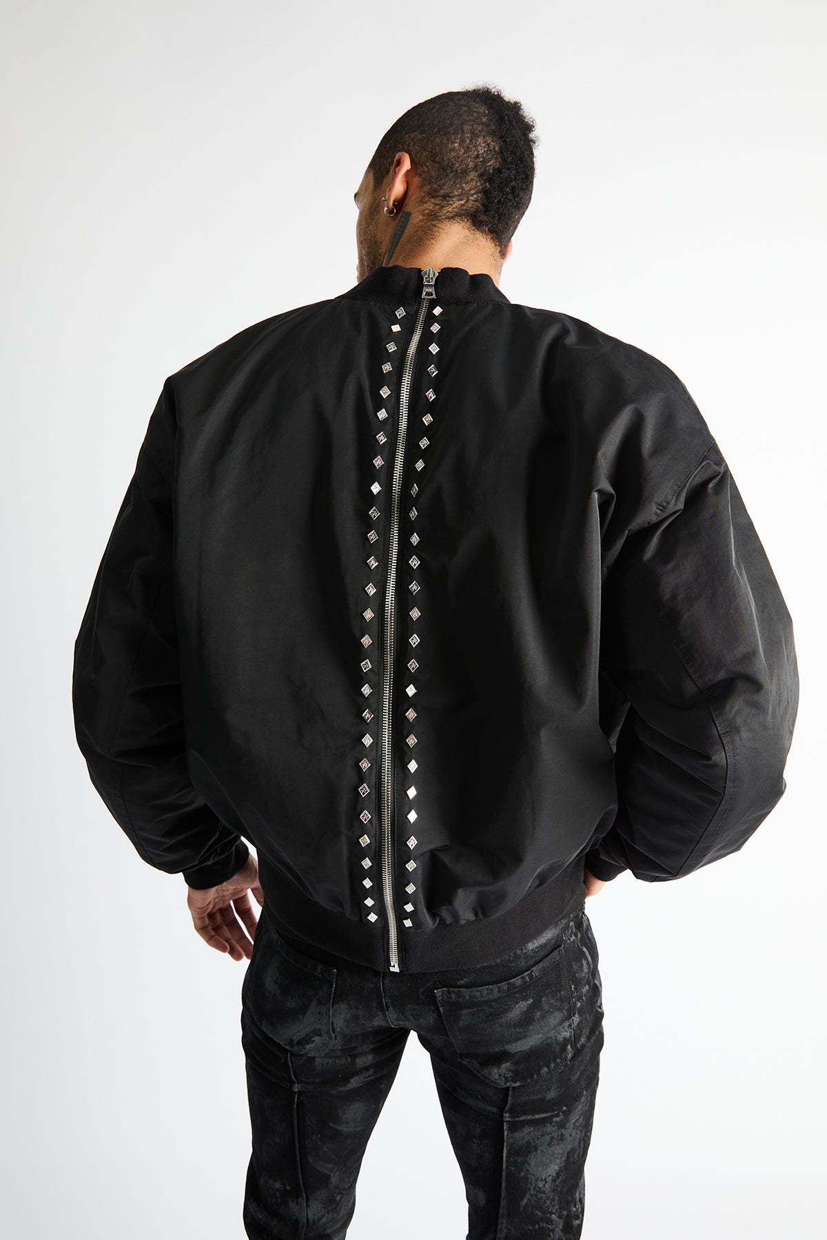 MCVUW1420-W2381BLACK_002_2048x2048.jpg